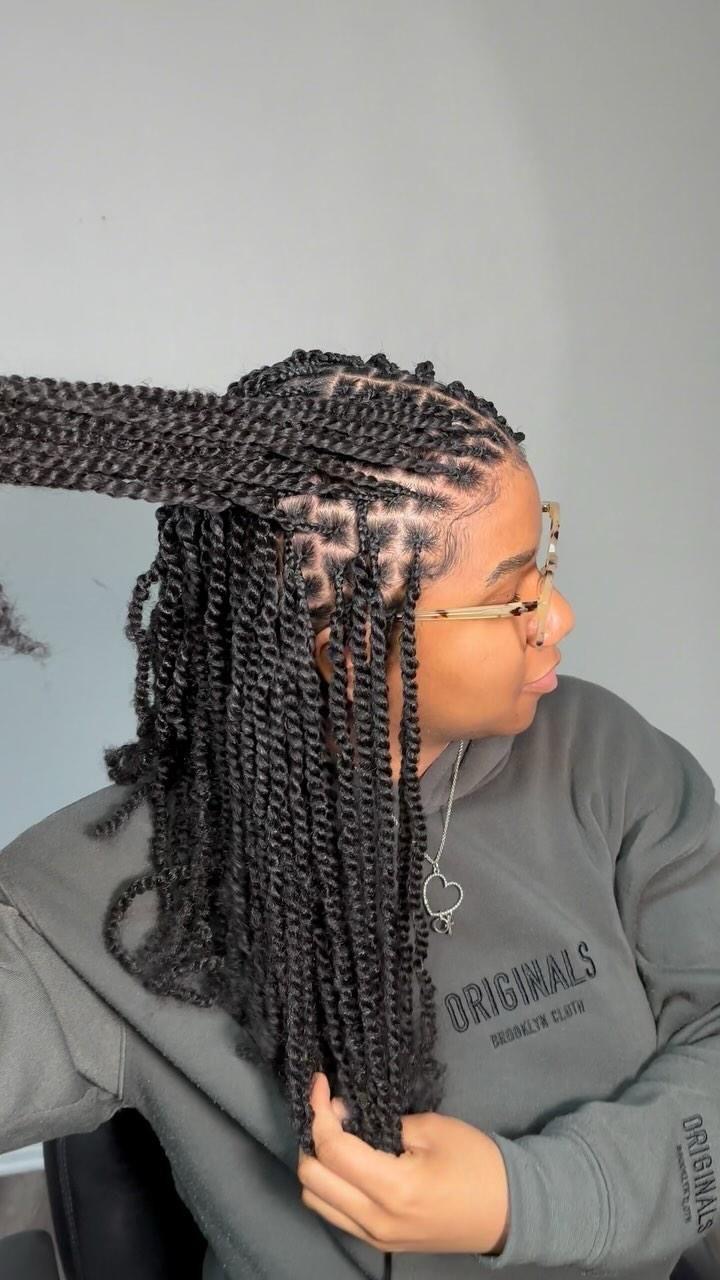 Knotless twists